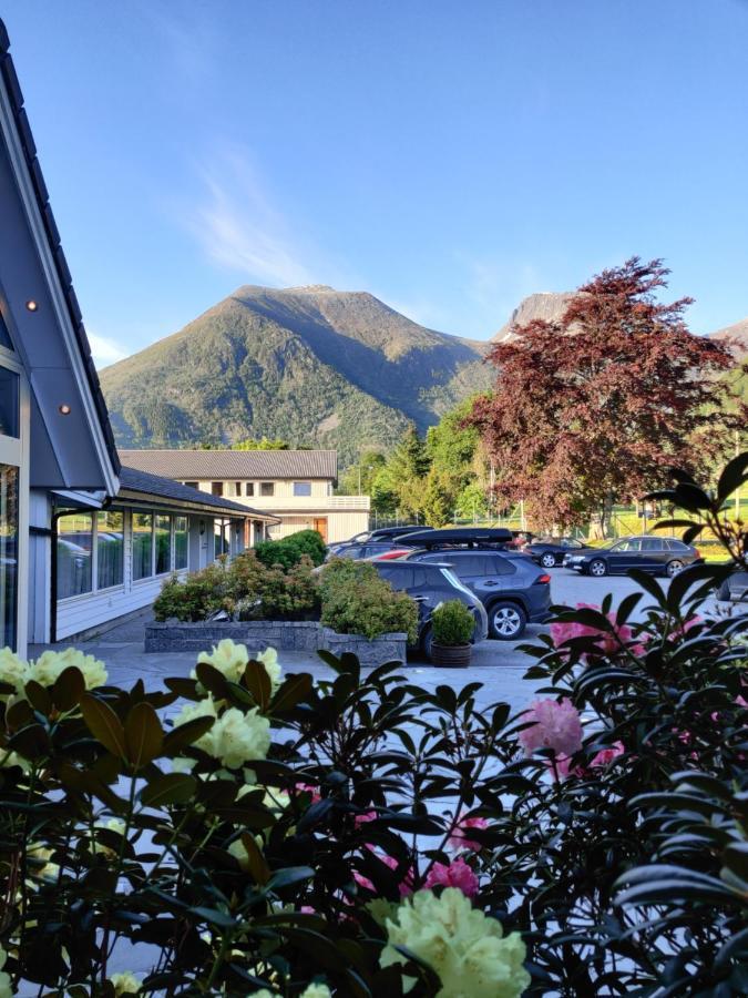 Rosendal Fjordhotel ภายนอก รูปภาพ